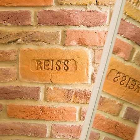 Біля Медичного Університету На Вулиці Кониського 5 Бічна Личаківської Лвив Екстериор снимка